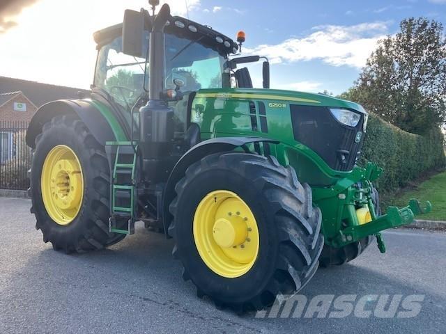 John Deere 6250R Tractoare
