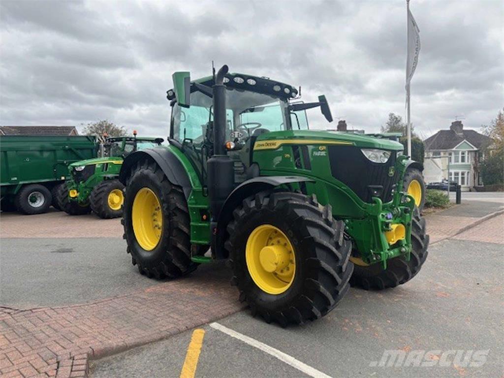 John Deere 6R 215 Tractoare