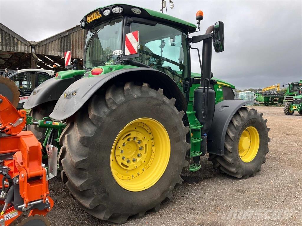 John Deere 6R 215 Tractoare