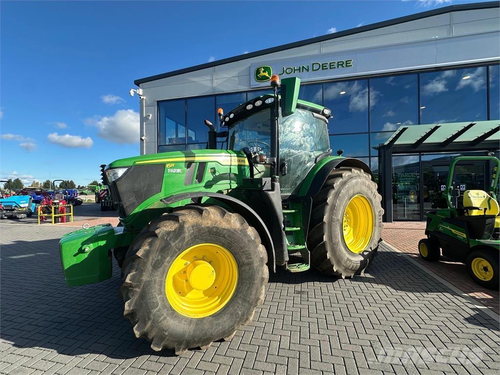 John Deere 6R 215 Tractoare