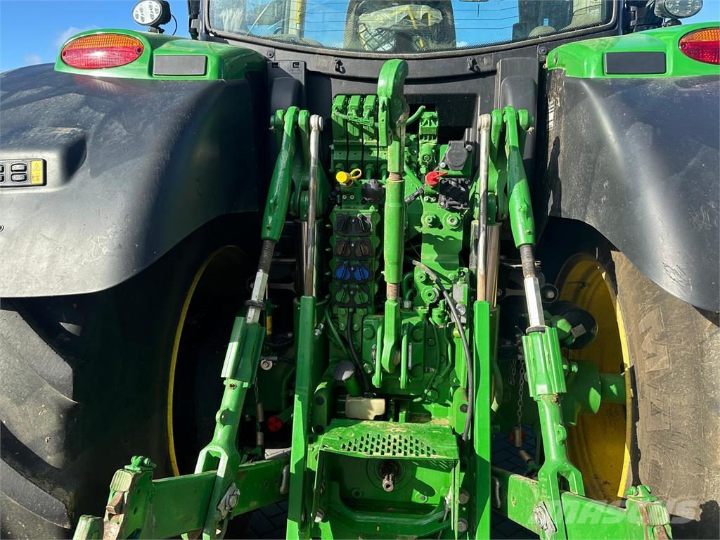 John Deere 6R 215 Tractoare