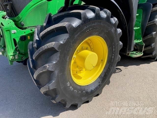 John Deere 6R 215 Tractoare