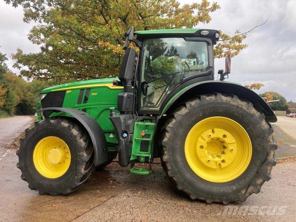 John Deere 6R 250 Tractoare
