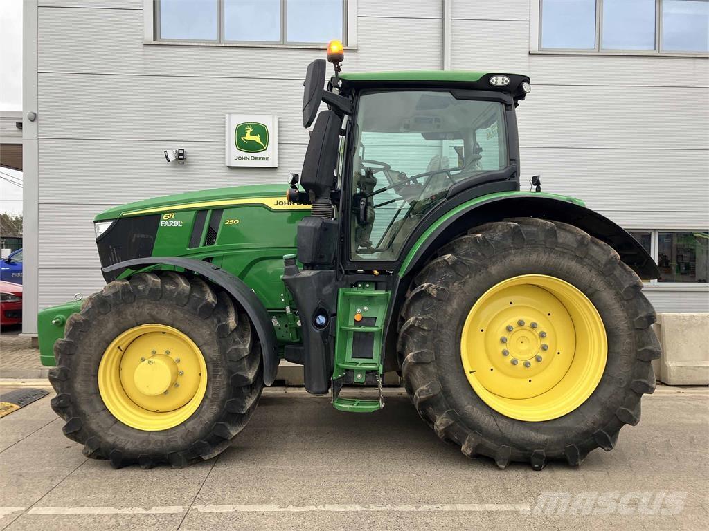 John Deere 6R 250 Tractoare