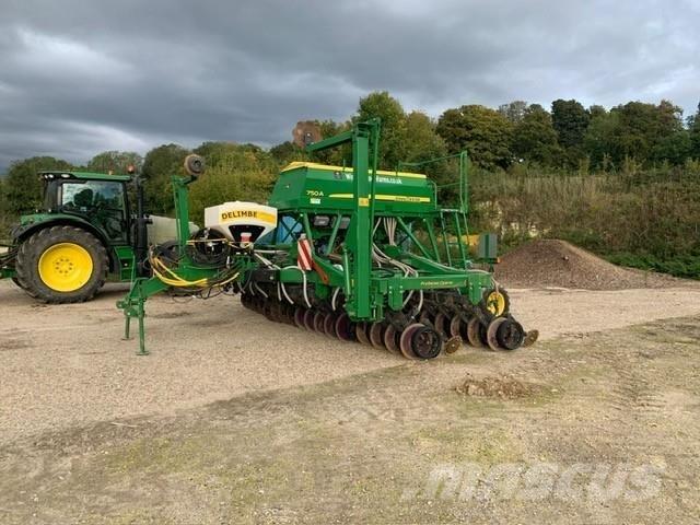 John Deere 750A Perforatoare
