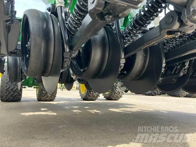 John Deere 750A Perforatoare