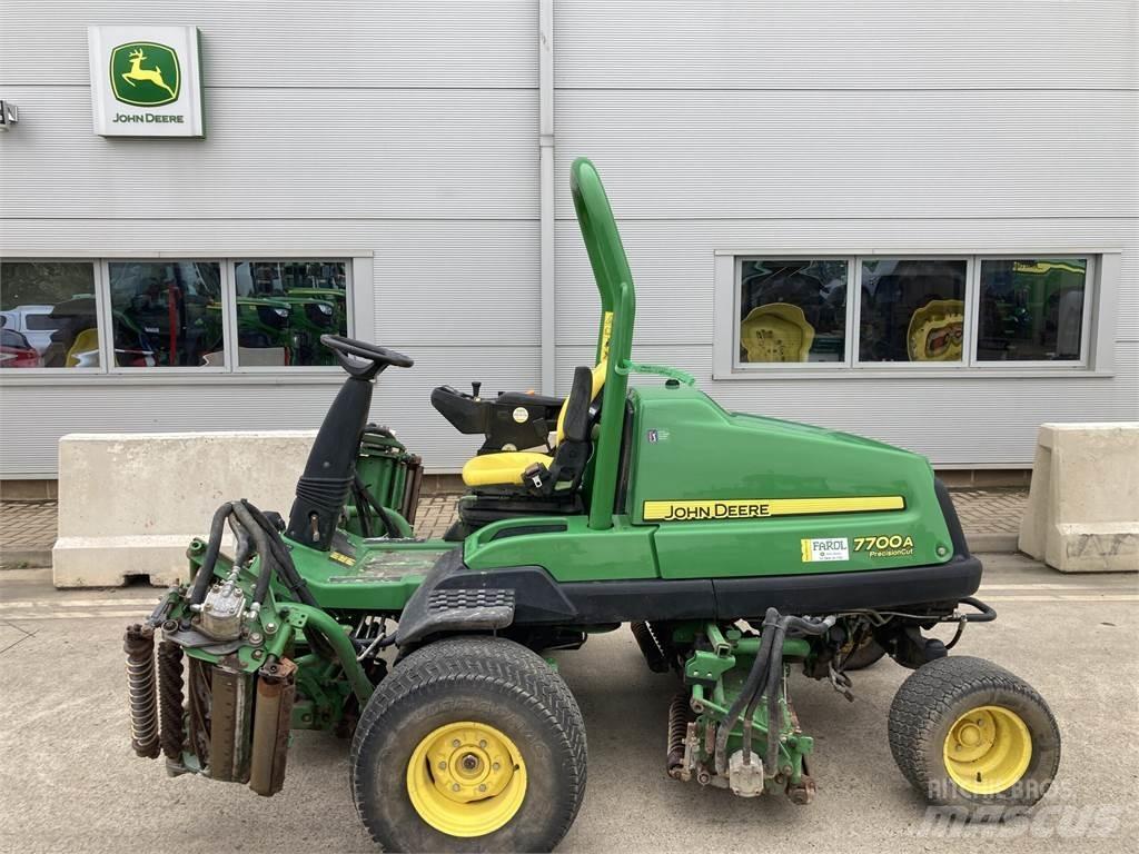 John Deere 7700A Masini de tuns