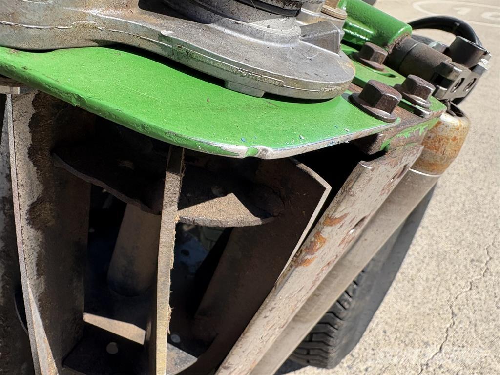 John Deere 7700A Masini de tuns