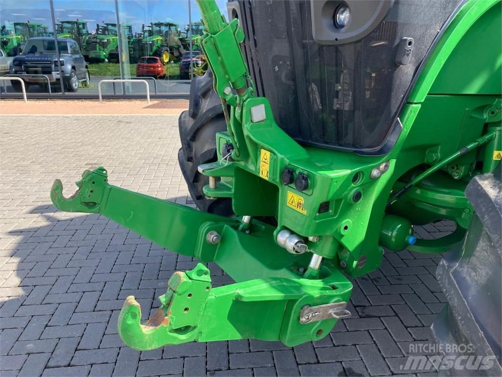 John Deere 7R 310 Tractoare