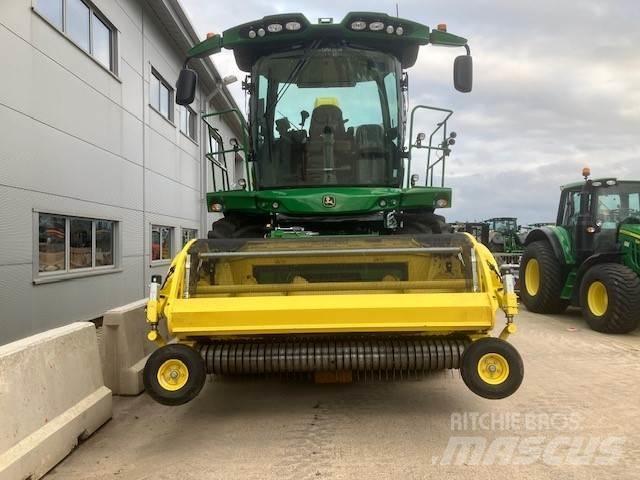 John Deere 8500i Forajere cu autopropulsare