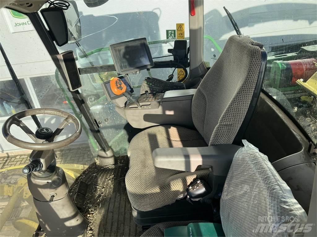 John Deere 8500i Forajere cu autopropulsare