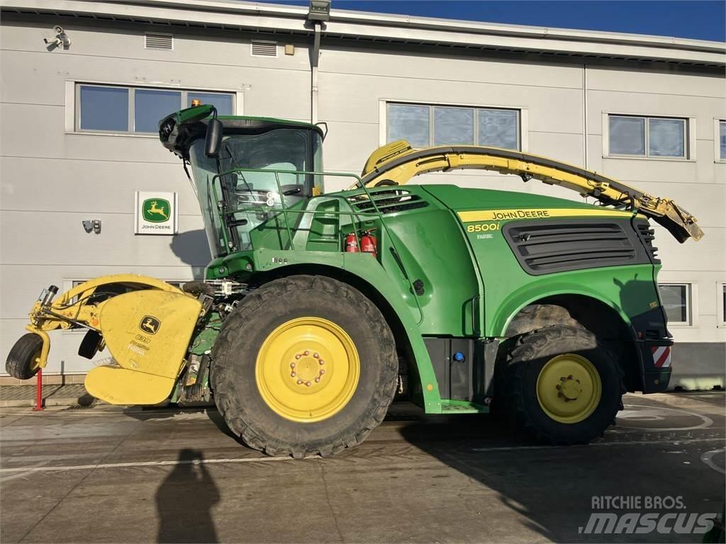 John Deere 8500i Forajere cu autopropulsare