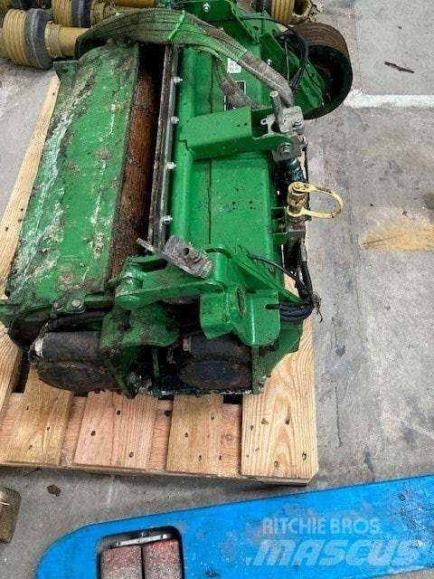 John Deere 8500i Forajere cu autopropulsare