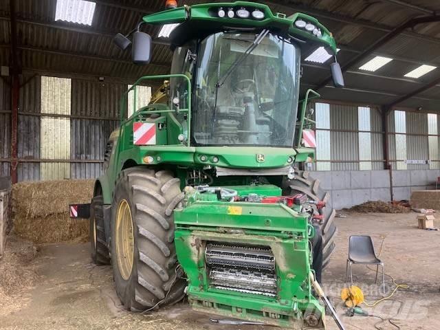 John Deere 9900 Forajere cu autopropulsare