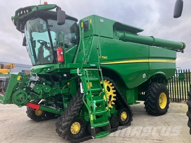 John Deere S790 Combine de secerat