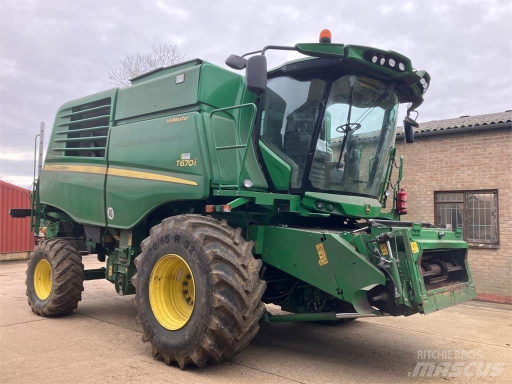 John Deere T670 HM Combine de secerat