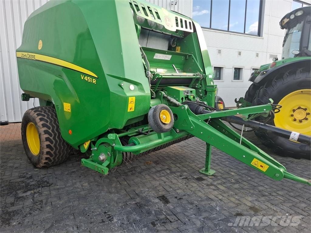 John Deere V451R Baler dreptunghiular