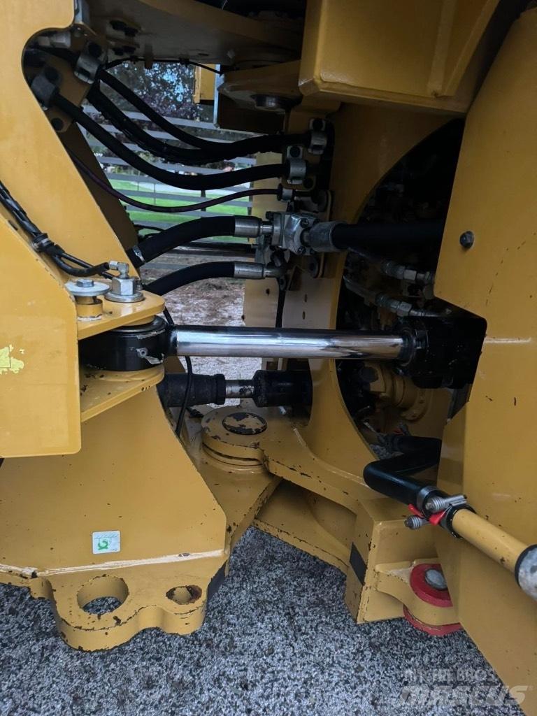 CAT 972 M Incarcator pe pneuri