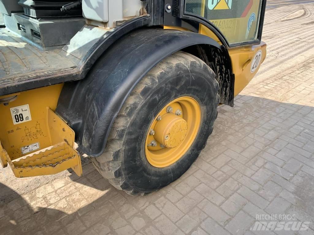 CAT 906 M Incarcator pe pneuri