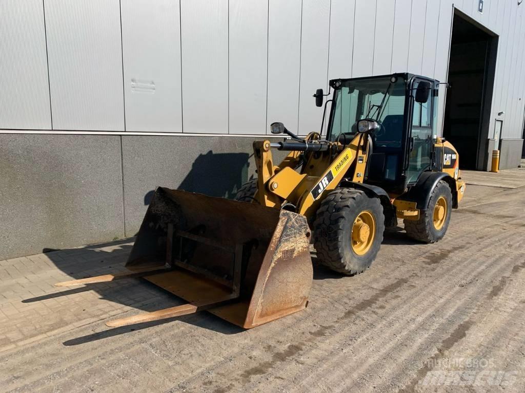 CAT 906 M Incarcator pe pneuri