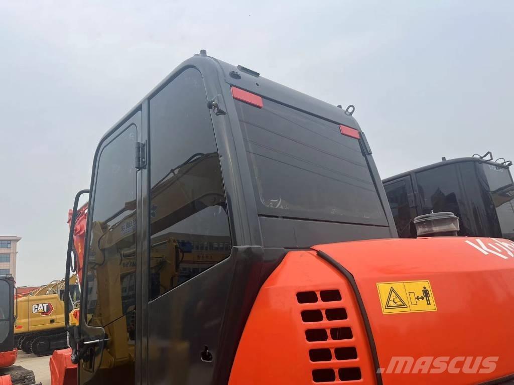 Kubota 183 Excavatoare pe șenile

