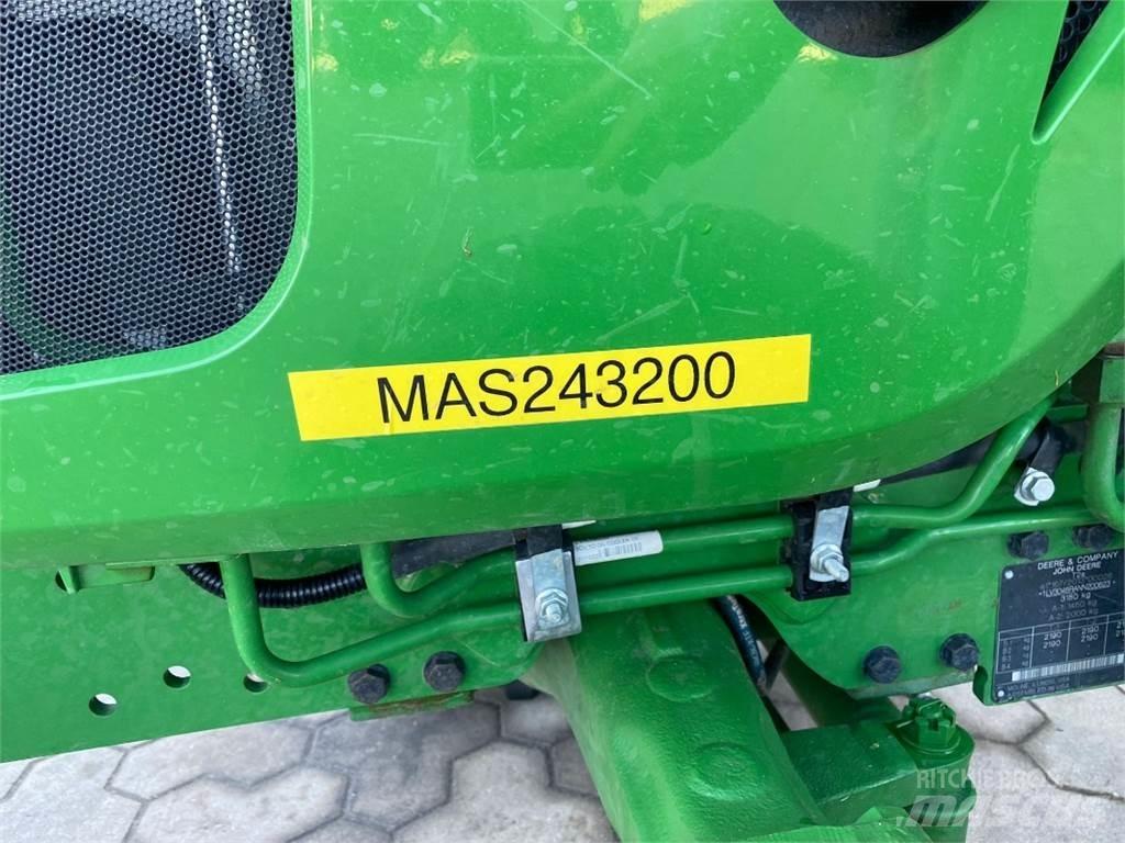 John Deere 3046R Tractoare