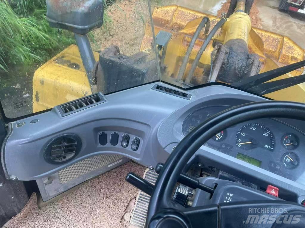 Komatsu WA 380-6 Incarcator pe pneuri