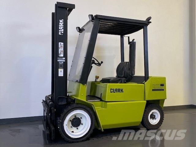 Clark DPM30N Stivuitor diesel