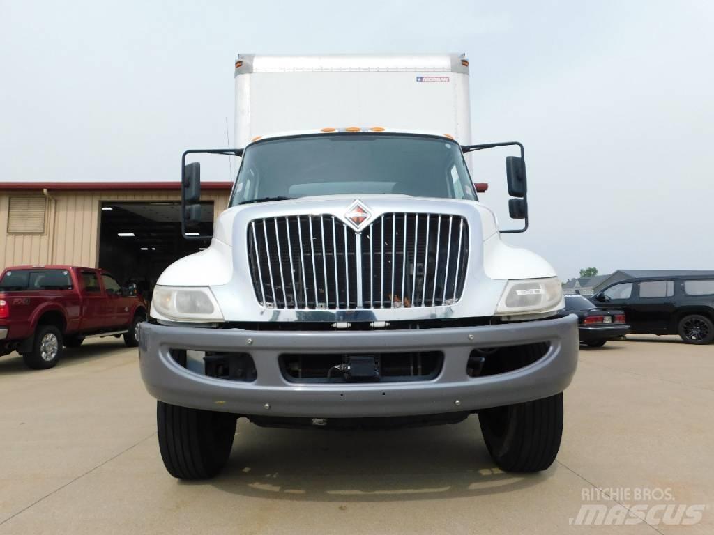 International 4300 Camion cadru container
