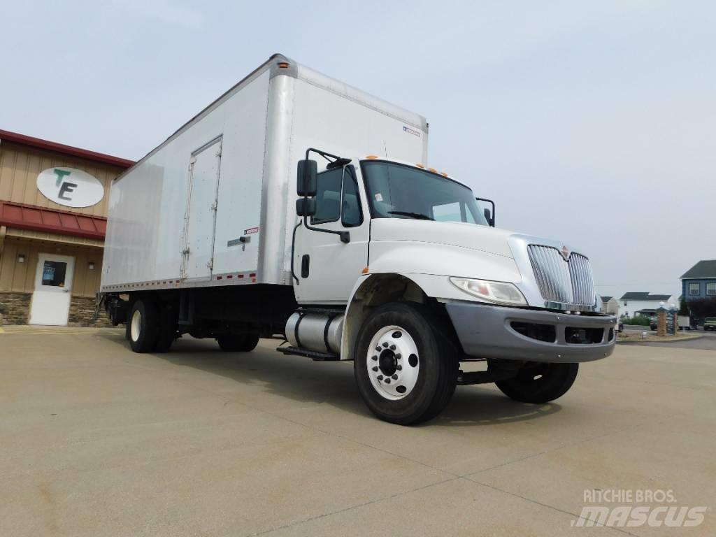 International 4300 Camion cadru container