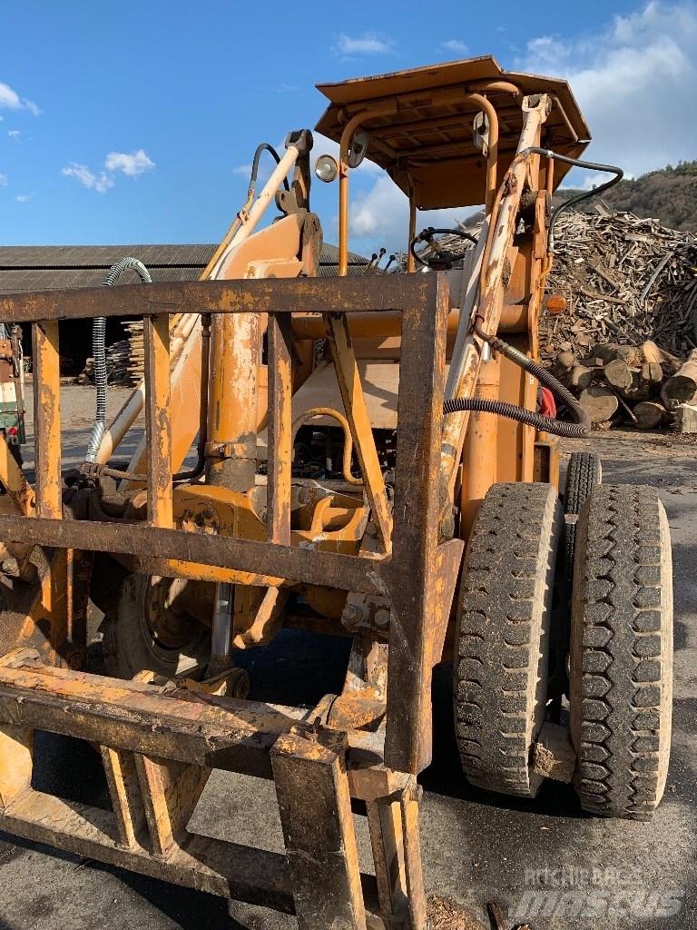 Komatsu SD25-1 Stivuitor cu catarg retractabil
