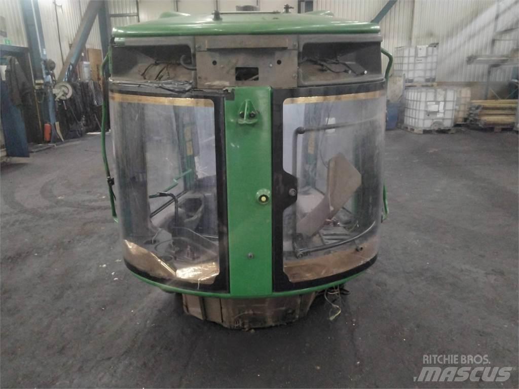John Deere 1270E Cabine si interior