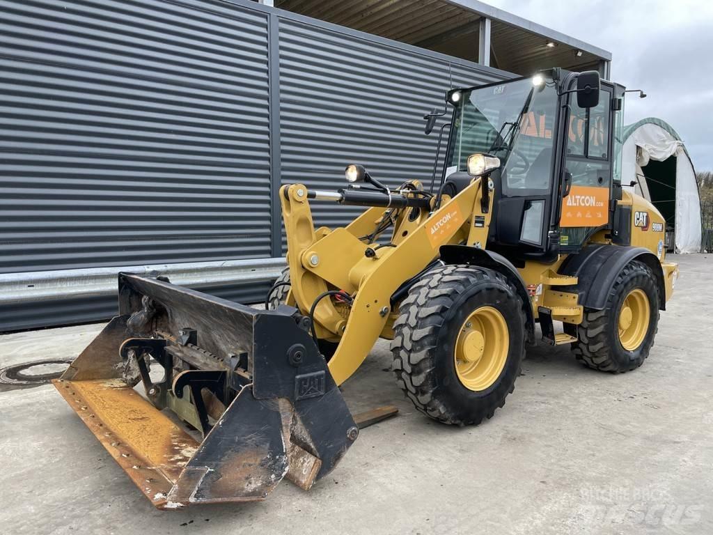 CAT 908M Incarcator pe pneuri