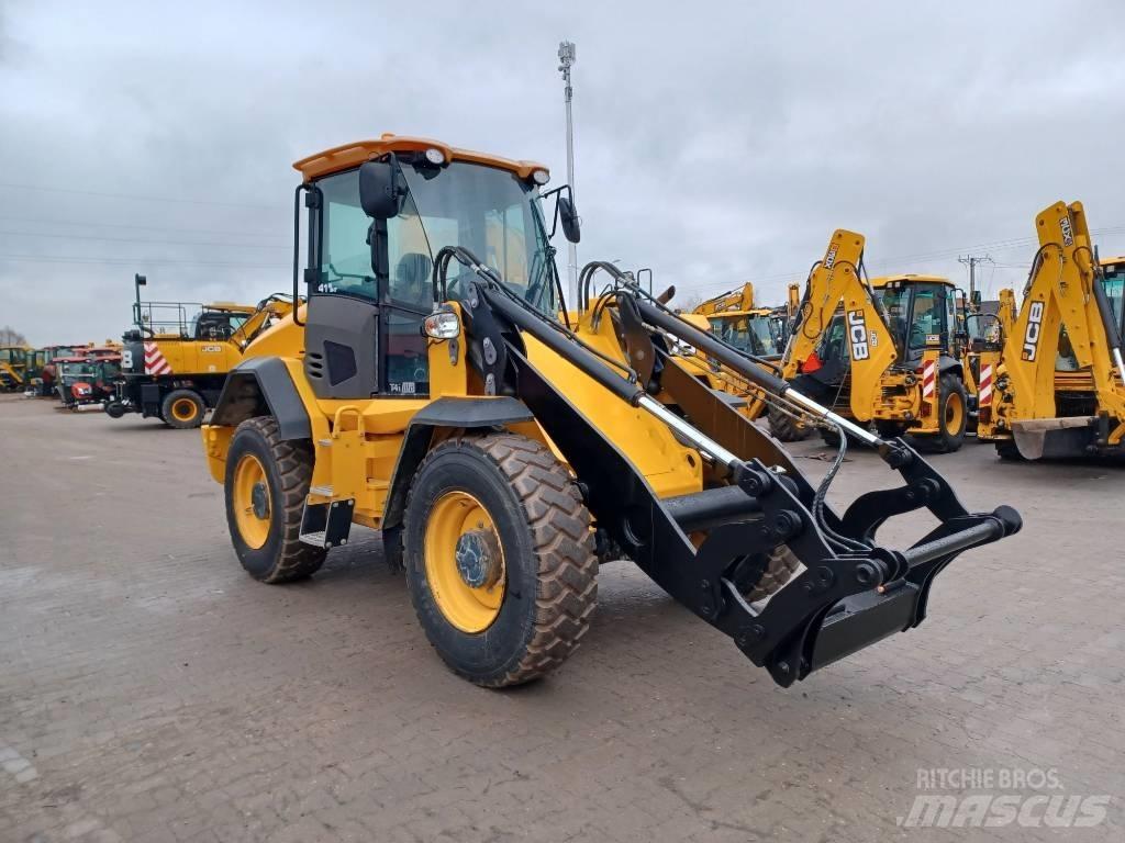 JCB 411 Incarcator pe pneuri
