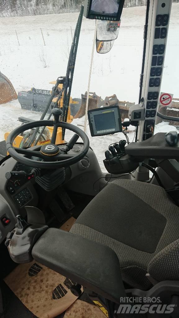 Volvo L120H, UTHYRES Incarcator pe pneuri