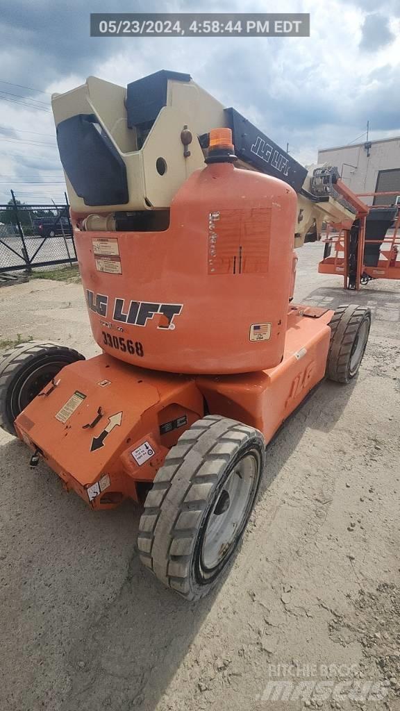 JLG E 450 AJ Nacele cu brat articulat