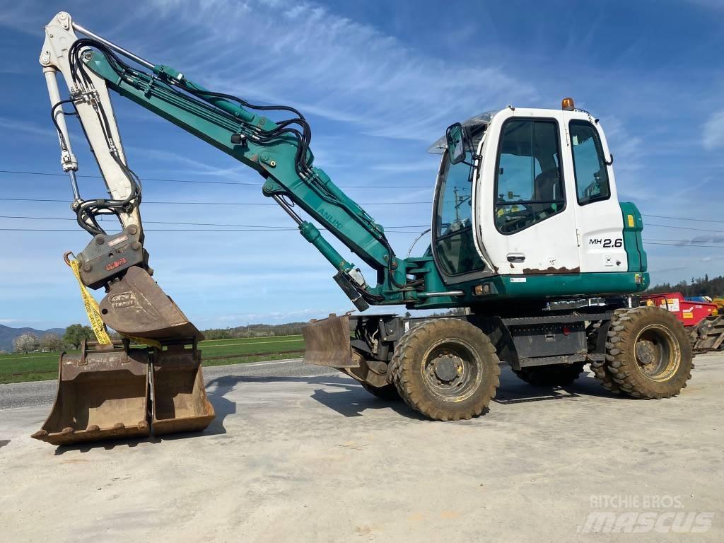New Holland MH 2.6 Excavatoare cu roti
