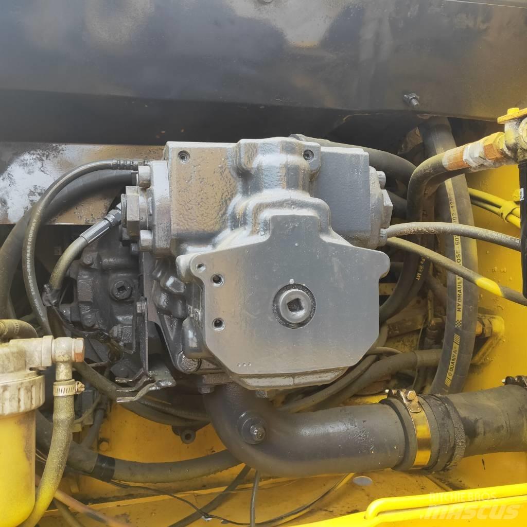 Komatsu PC200-7 Excavatoare pe șenile
