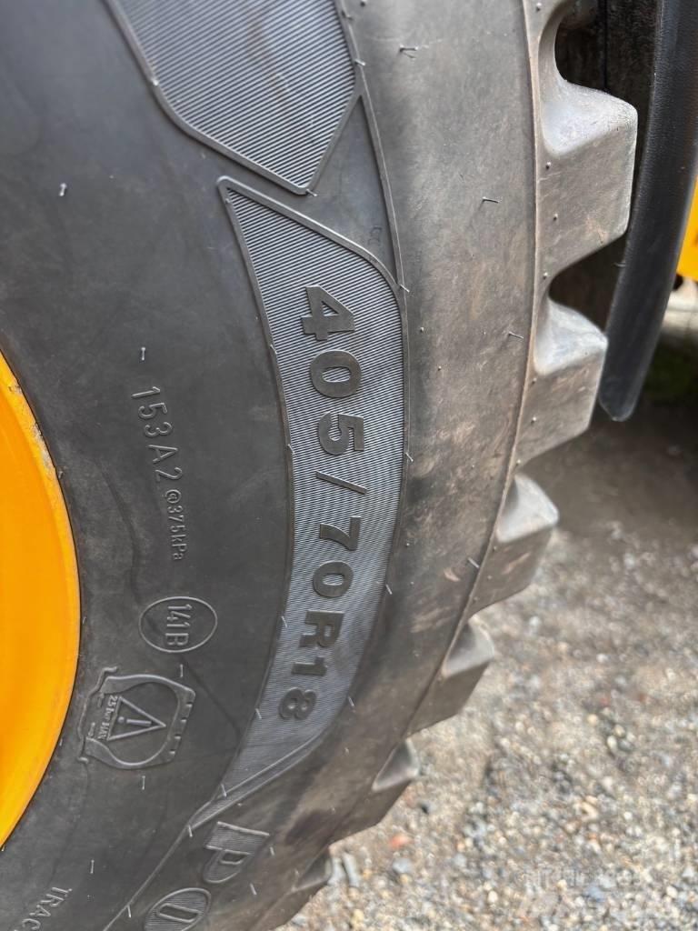JCB 407 Incarcator pe pneuri