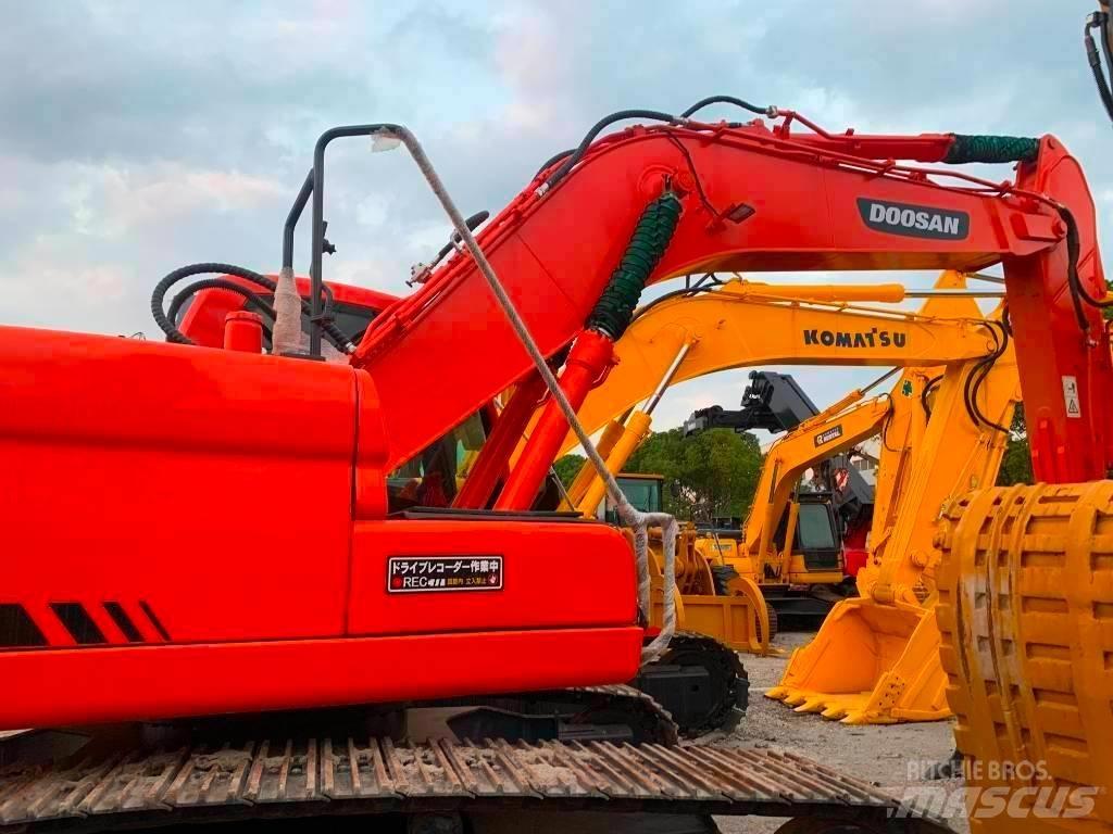 Doosan DX 225 LC Excavatoare pe șenile
