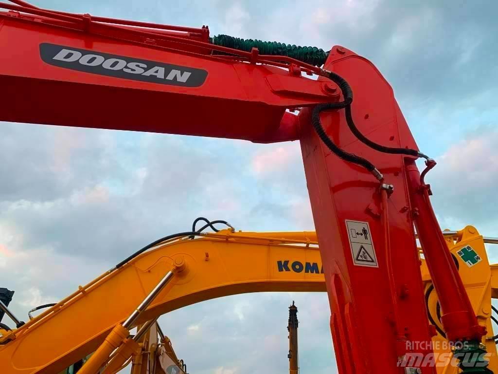 Doosan DX 225 LC Excavatoare pe șenile
