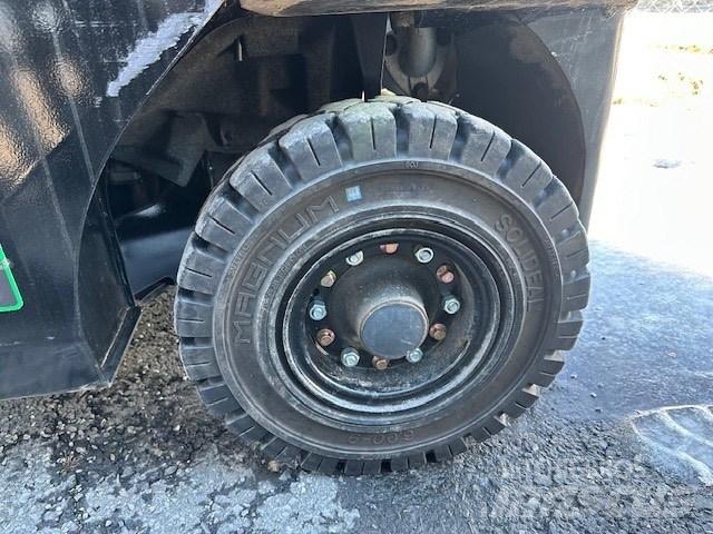 Mitsubishi FD25N3 Stivuitor diesel