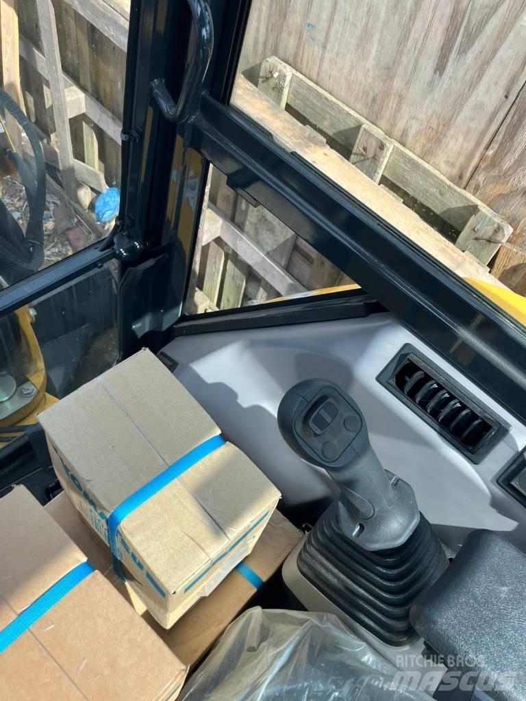 Komatsu PC 26 MR Mini excavatoare < 7t