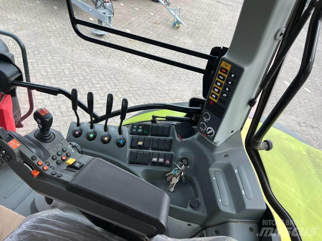 CLAAS Arion 510 Cis Tractoare