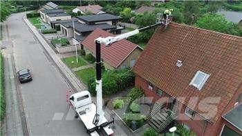 VERSALIFT VTX-240 G3 Platforme aeriene montate pe camion