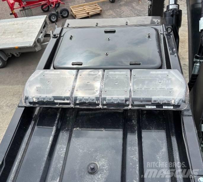 Hyundai HX 300 AL Excavatoare pe șenile
