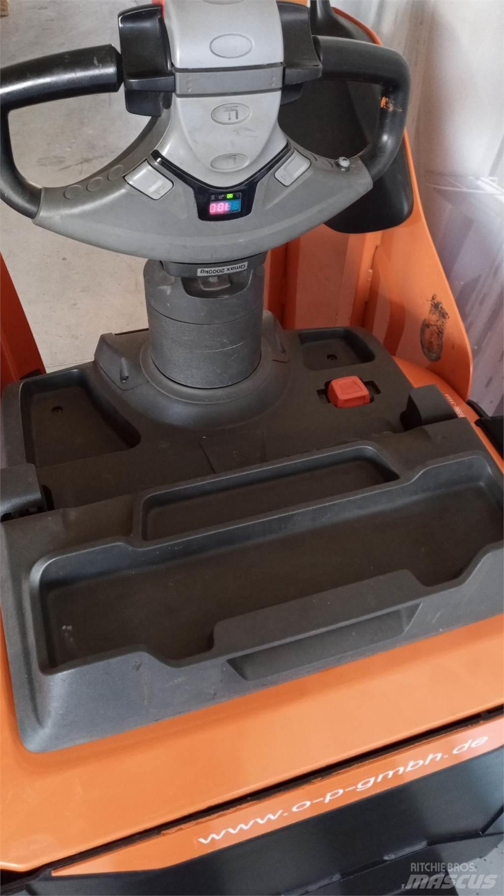 Toyota LPE 200 Transpaleta manuala