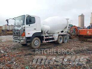 Hino 700 Betoniera