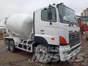 Hino 700 Betoniera