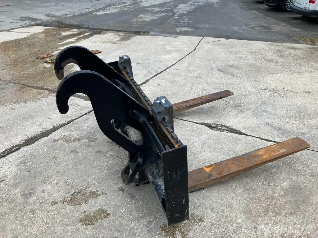 CAT 938M Incarcator pe pneuri